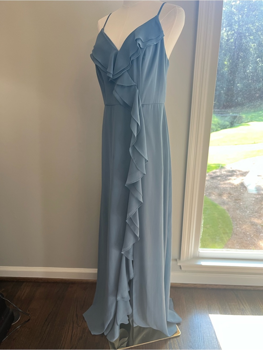 Women’s Elegant Sky Blue Ruffle Maxi Dress - size 10 V Neck - Gorgeous Blue